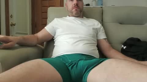 Snapshot of davecomplet chatting on 11/17/25, 03:51 Dave online show from 11/17/25, 03:51