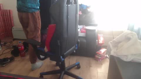 dave online show from 03/09/25, 04:44