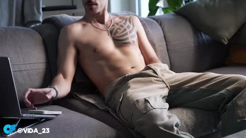 davi_23 online show from 01/09/25, 10:41