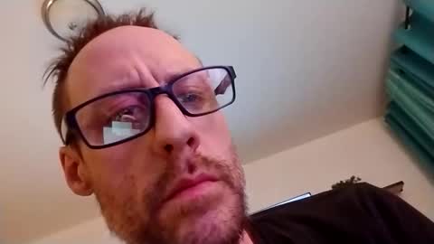 david1982yesyes online show from 04/01/26, 03:07