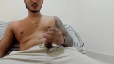 Snapshot of david__ox chatting on 01/26/25, 10:35 david__ox online show from 01/26/25, 10:35