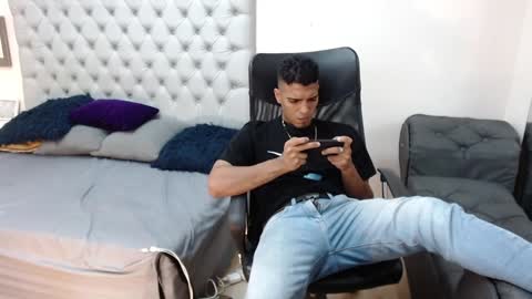 david_bandercock online show from 01/04/25, 07:34