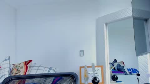 Hey im David that loves to explore and speak their fantasies. Very open talktative and nice. Feel free to chat with me online show from 09/17/25, 01:13