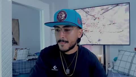 Hey im David that loves to explore and speak their fantasies. Very open talktative and nice. Feel free to chat with me online show from 03/18/26, 06:44