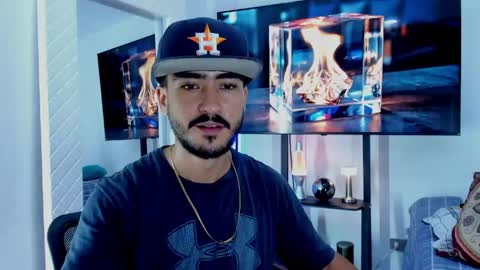 Hey im David that loves to explore and speak their fantasies. Very open talktative and nice. Feel free to chat with me online show from 05/29/26, 12:30