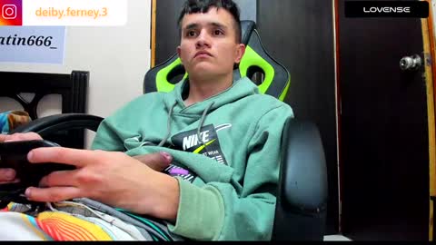 Snapshot of david_latin666_ chatting on 12/20/24, 05:25 David online show from 12/20/24, 05:25