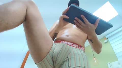 Snapshot of david_victoriaa chatting on 11/29/25, 01:25 david_victoriaa online show from 11/29/25, 01:25