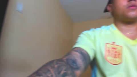 Snapshot of davidlenonn_ chatting on 11/09/25, 10:52 Lennon online show from 11/09/25, 10:52