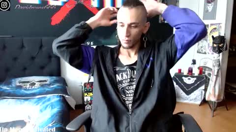   online show from 10/05/25, 07:01