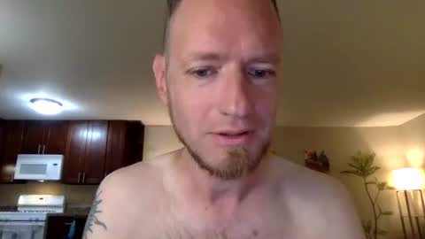 Snapshot of davidwilcox1982 chatting on 10/02/25, 03:02 Dave online show from 10/02/25, 03:02