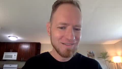 Snapshot of davidwilcox1982 chatting on 10/12/25, 06:29 Dave online show from 10/12/25, 06:29