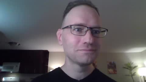 Snapshot of davidwilcox1982 chatting on 12/17/25, 11:33 Dave online show from 12/17/25, 11:33