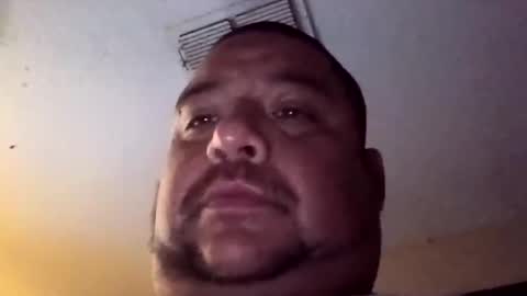 Snapshot of davidzhere222800 chatting on 09/19/25, 03:52 davidzhere222800 online show from 09/19/25, 03:52