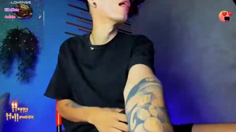 daviid_huge online show from 10/23/25, 01:32