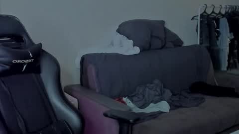 Snapshot of davisross chatting on 12/11/24, 12:12 davis online show from 12/11/24, 12:12