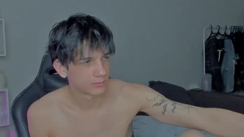 Snapshot of davisross chatting on 12/12/24, 07:37 davis online show from 12/12/24, 07:37