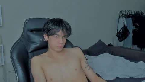 Snapshot of davisross chatting on 12/28/24, 12:24 davis online show from 12/28/24, 12:24