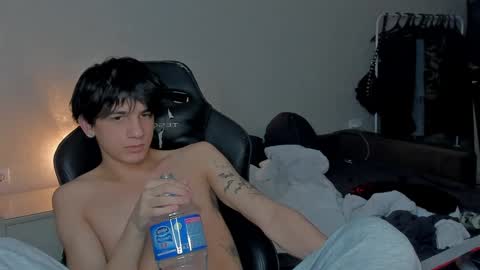 Snapshot of davisross chatting on 01/02/25, 11:49 davis online show from 01/02/25, 11:49