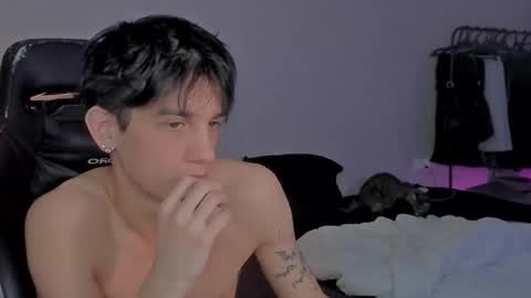 Snapshot of davisross chatting on 01/30/25, 11:13 davis online show from 01/30/25, 11:13