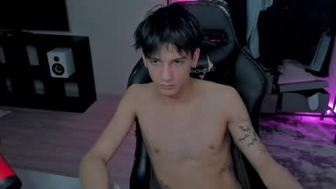 Snapshot of davisross chatting on 02/23/25, 11:25 davis online show from 02/23/25, 11:25