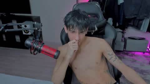 Snapshot of davisross chatting on 02/25/25, 11:44 davis online show from 02/25/25, 11:44