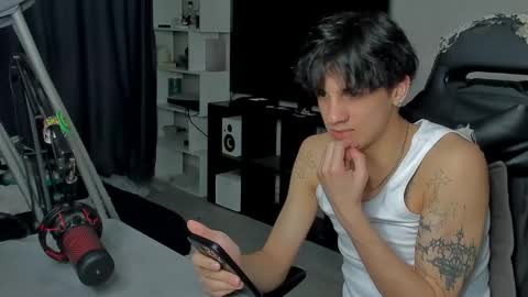 Snapshot of davisross chatting on 09/14/25, 02:54 davis online show from 09/14/25, 02:54