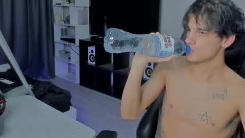 Snapshot of davisross chatting on 09/28/25, 10:53 davis online show from 09/28/25, 10:53