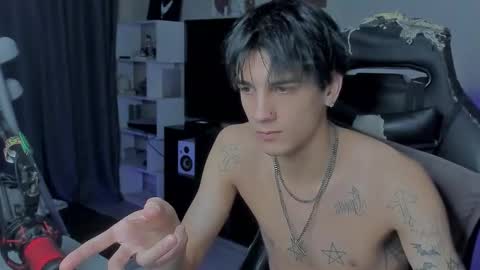 Snapshot of davisross chatting on 10/12/25, 08:30 davis online show from 10/12/25, 08:30