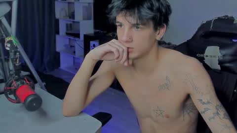 Snapshot of davisross chatting on 10/15/25, 10:15 davis online show from 10/15/25, 10:15