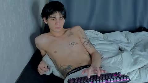 Snapshot of davisross chatting on 11/03/25, 06:14 davis online show from 11/03/25, 06:14