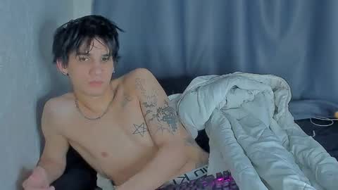 Snapshot of davisross chatting on 11/18/25, 02:06 davis online show from 11/18/25, 02:06