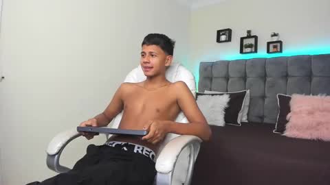 dawn_16 online show from 02/08/25, 04:14