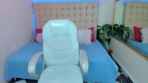 dawn_16 online show from 02/15/25, 05:09