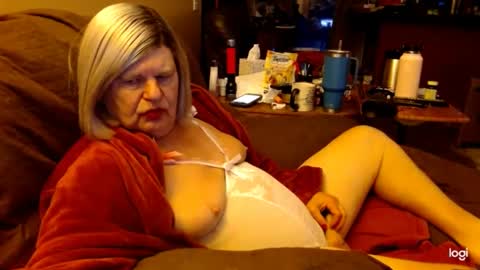 Snapshot of dawndoesall chatting on 01/05/25, 11:12 dawndoesall online show from 01/05/25, 11:12