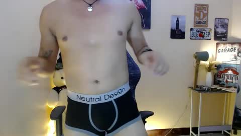 Snapshot of dax_x chatting on 02/21/25, 01:22 JC LOVER BOY online show from 02/21/25, 01:22