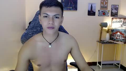 Snapshot of dax_x chatting on 02/21/25, 04:29 JC LOVER BOY online show from 02/21/25, 04:29