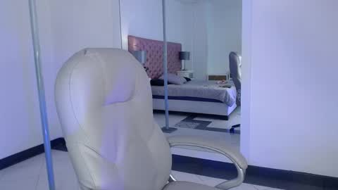 dayaaan_ online show from 04/23/26, 08:22