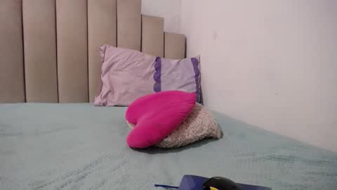 instagram  catherin dayana reina online show from 04/08/26, 03:56