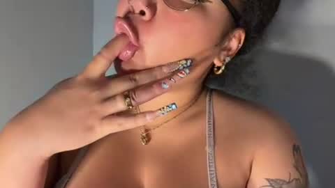 dayqueen1 online show from 06/30/26, 11:33