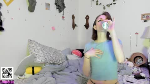 Snapshot of days_y chatting on 01/30/25, 07:18 days_y online show from 01/30/25, 07:18