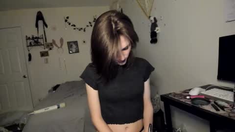 Snapshot of days_y chatting on 09/11/25, 10:37 days_y online show from 09/11/25, 10:37