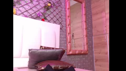 Snapshot of dayse_martinez chatting on 03/03/25, 03:53 Dayse online show from 03/03/25, 03:53