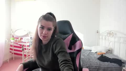 dazdrasmigdasue online show from 02/19/25, 01:06