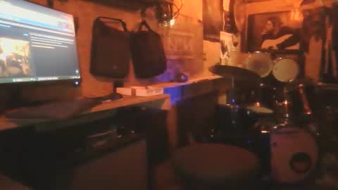 daze592268 online show from 12/14/25, 12:32