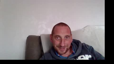 Snapshot of dazza2574 chatting on 09/14/25, 01:54 dazza2574 online show from 09/14/25, 01:54