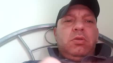 Snapshot of dazzaboxer chatting on 09/22/25, 04:09 dazzaboxer online show from 09/22/25, 04:09