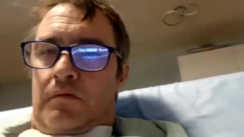 Snapshot of dazzill chatting on 01/18/25, 06:43 Dazzill online show from 01/18/25, 06:43