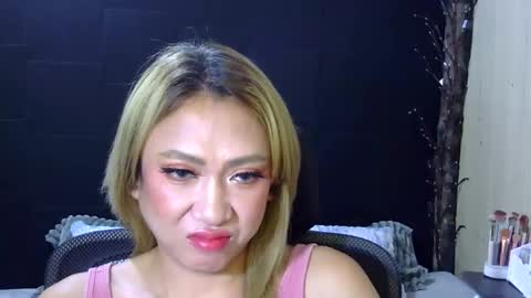 Snapshot of dazzlinglady44 chatting on 05/09/26, 06:24 stephaniechim online show from 05/09/26, 06:24