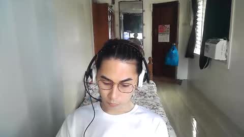 Snapshot of ddemorito10 chatting on 05/25/26, 10:27 Targanyen13 online show from 05/25/26, 10:27