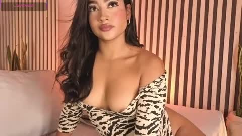 dea_athenea online show from 04/22/26, 07:59